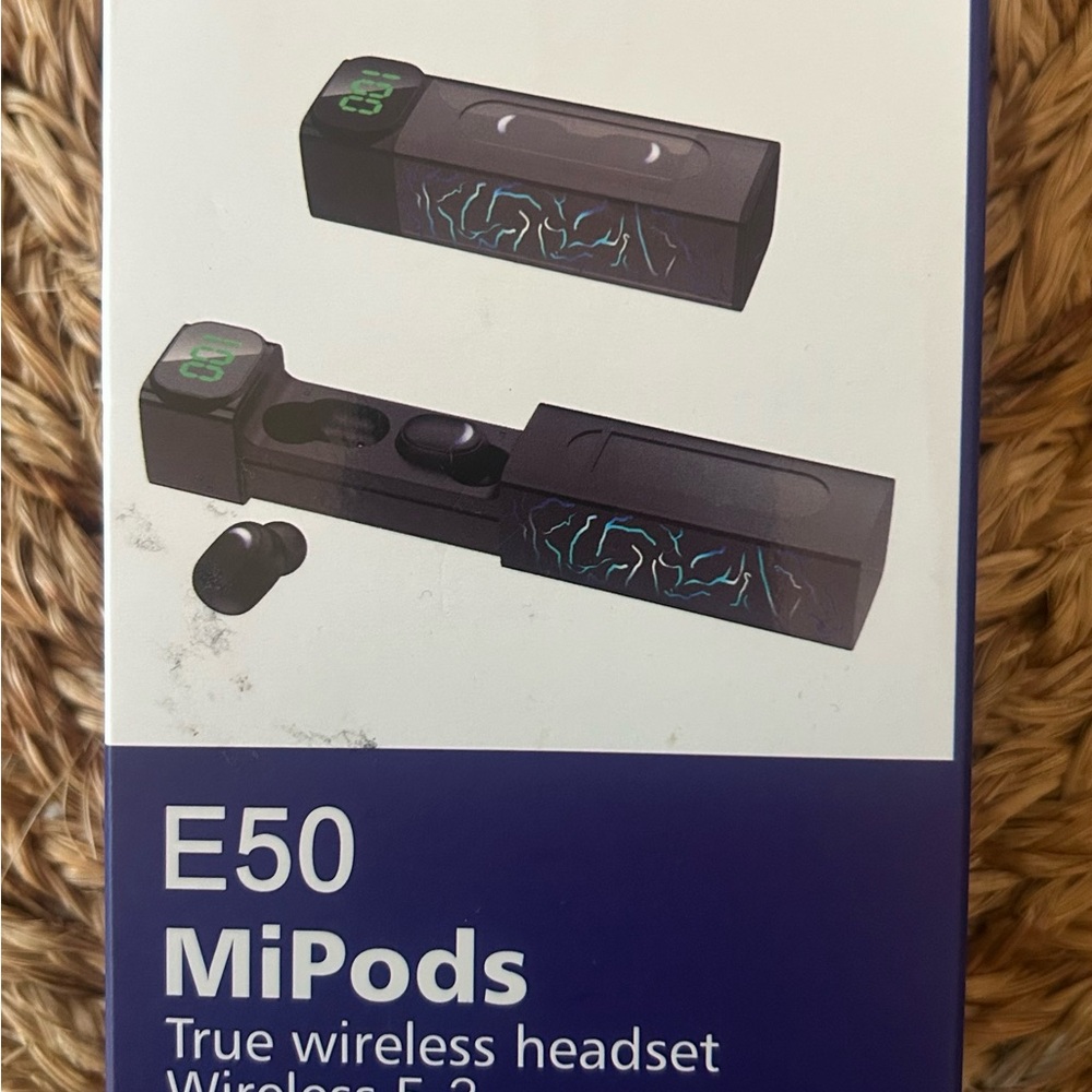 True Grit MiPods E50 Wireless Headset - Black and Blue